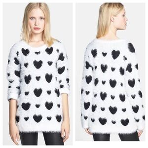 Robbi and Nikki eyelash textured stretchy heart sweater. Size XS